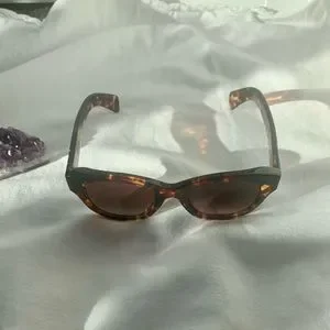 Wildfox Monroe Tortoise Sunglasses Wildfox | Accessories | Wildfox Monroe Tortoise Sunglasses  main image 4